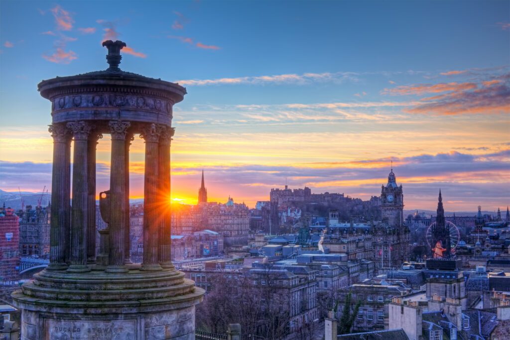 staedtereisen-Grossbritannien_Edinburgh_Panorama-shutterstock_98074637