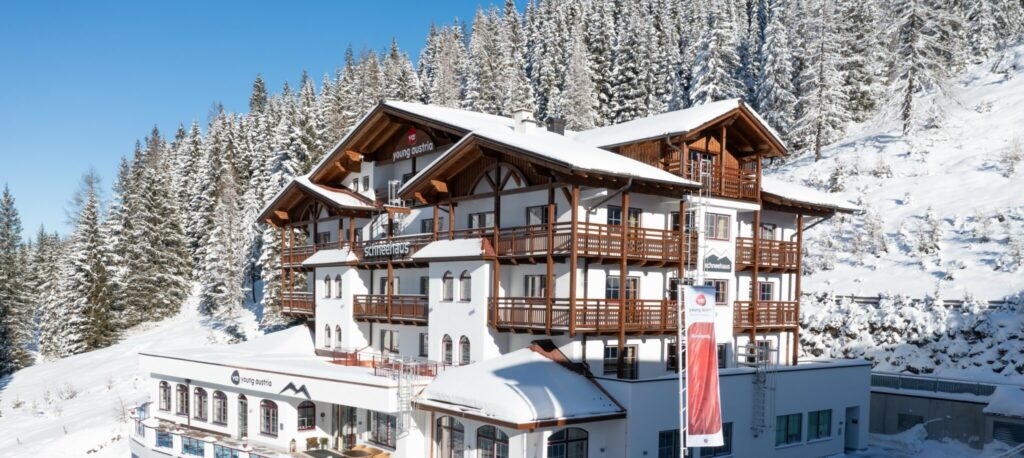 header2_youngaustria_schneehaus_zauchensee-1-scaled-1