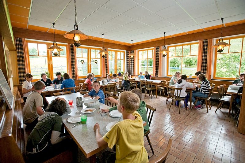 jugendhotel-peilsteinhof-speisesaal