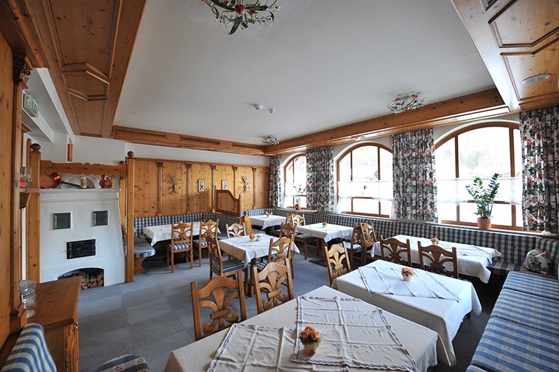 jugendhotel-salzburgerhof-speisesaal