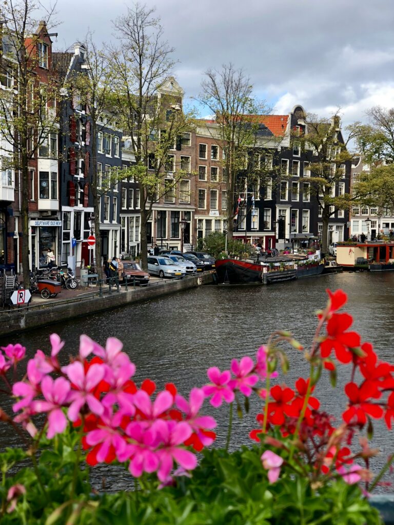 niederlande_amsterdam_colton-jones-_cWnLXp8J2g-unsplash
