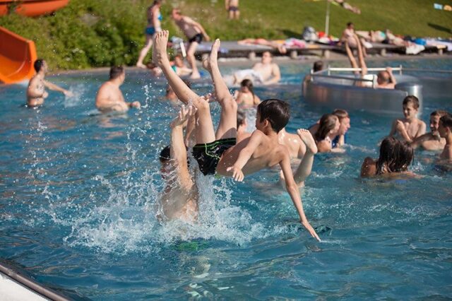 sommersportwoche-baden-freibad