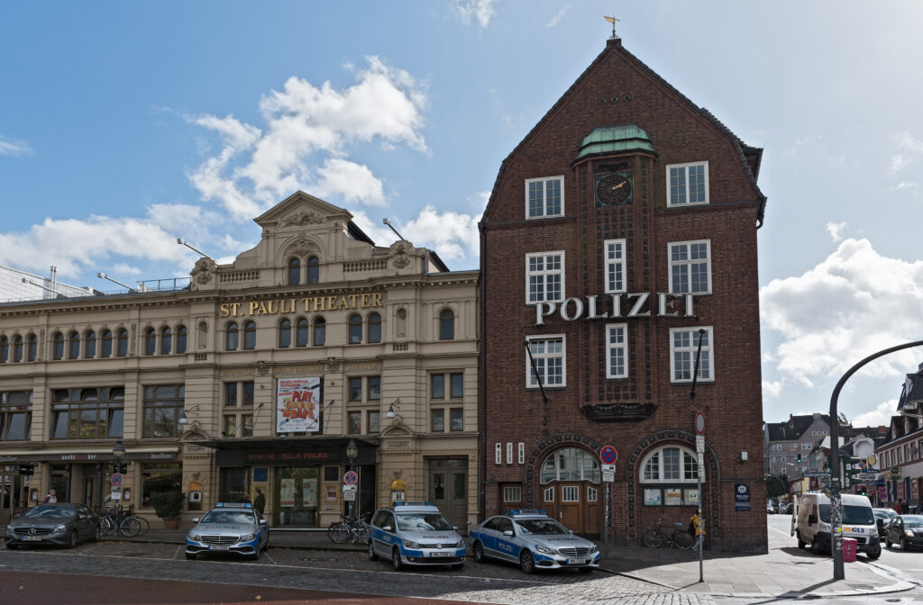 Hamburg,,Germany-september,14,,2017:,Davidwache,And,St,Pauli,Theater,On