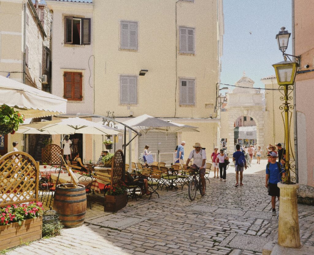 staedtereise-kroatien-istrien-rovinj-eleanor-ye-ejlgP2FkA4o-unsplash-1