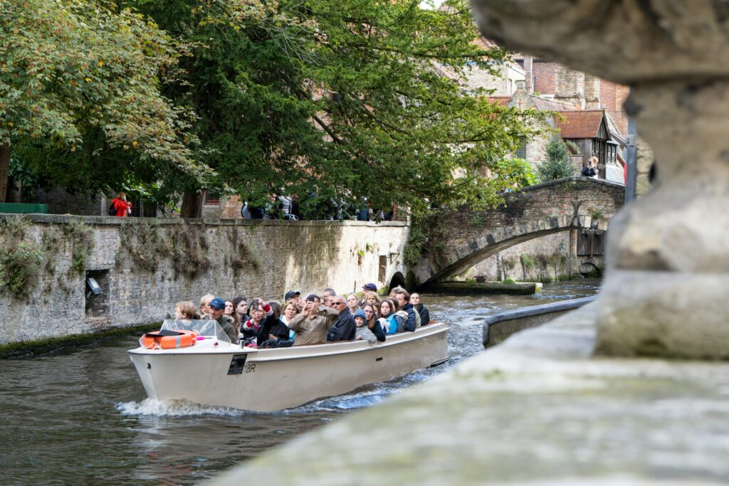 staedtereisen-belgien-bruessel-ausflug-bruegge-grachtenfahrt-darya-luganskaya-0XAEq6Ac2C8-unsplash