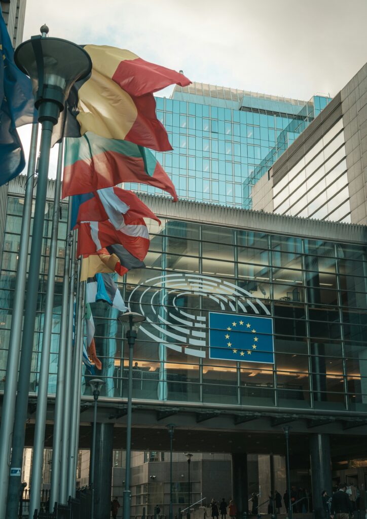 staedtereisen-belgien-bruessel-eu-parlament-eduard-delputte-IqUWW56sBkk-unsplash