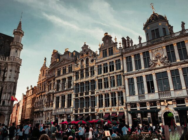 staedtereisen-belgien-bruessel-grand-place-flickch-U2a8CuK0tHQ-unsplash