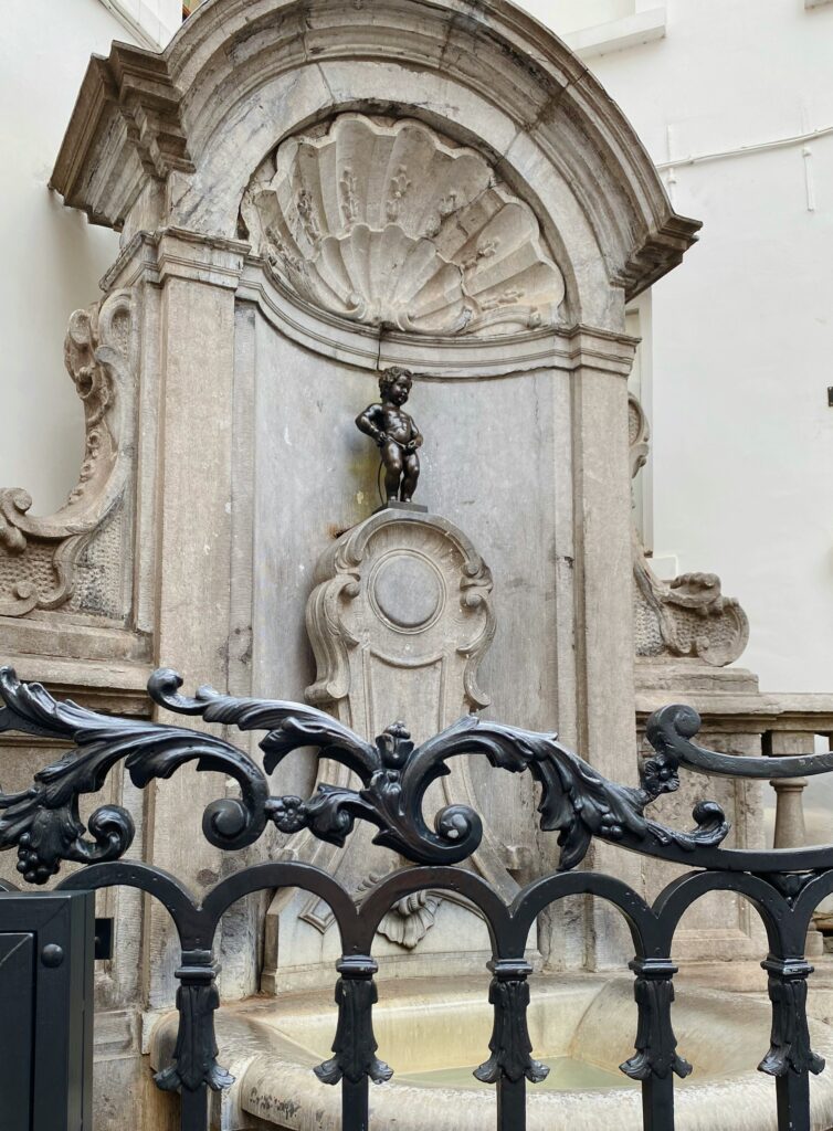staedtereisen-belgien-bruessel-mannekenpis-yinka-vivas-FbDoDuNl-L8-unsplash