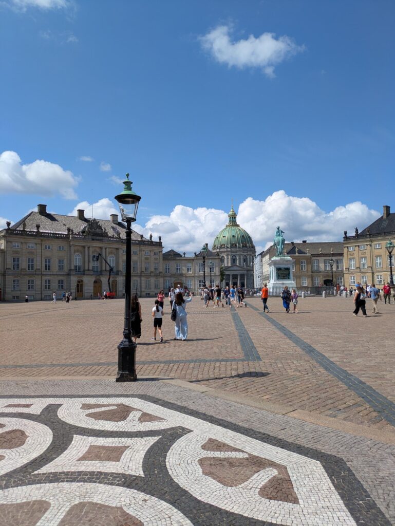 staedtereisen-daenemark-kopenhagen-amalienborg