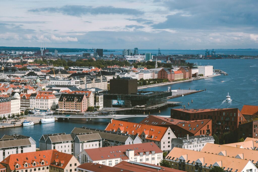 staedtereisen-daenemark-kopenhagen-kristijan-arsov-6WvprxwuPMU-unsplash