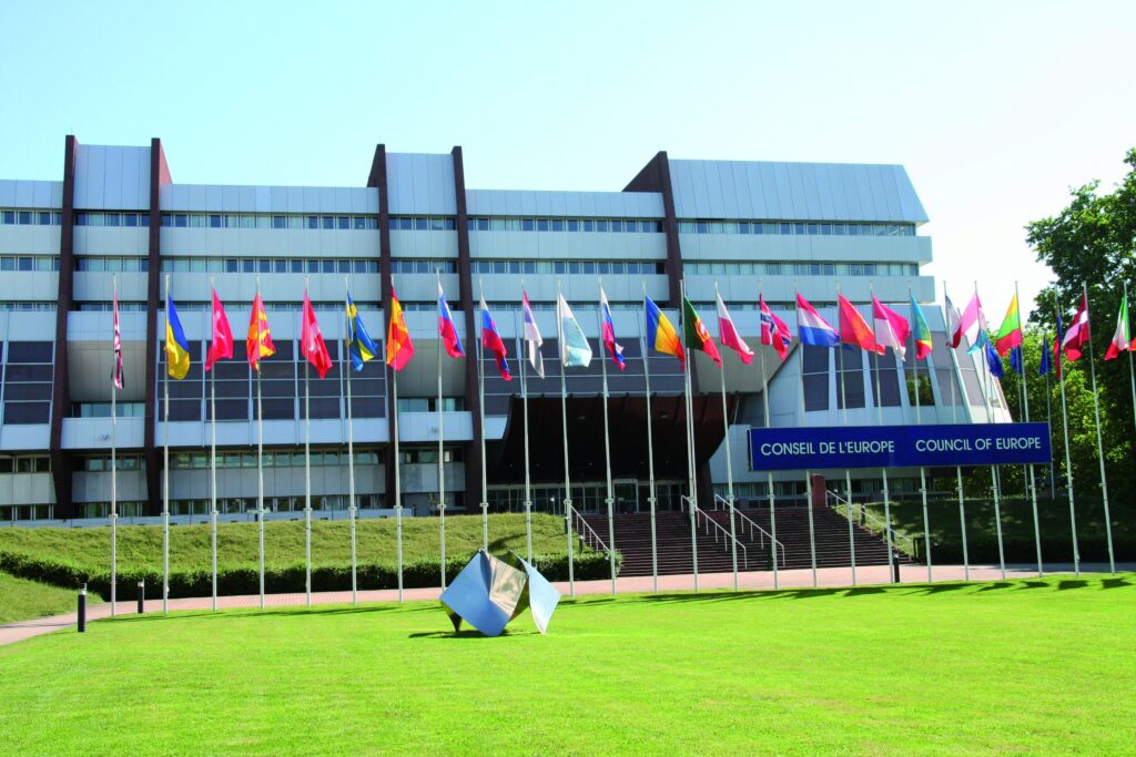 staedtereisen-frankreich-paris-euparlament-aussen2-1