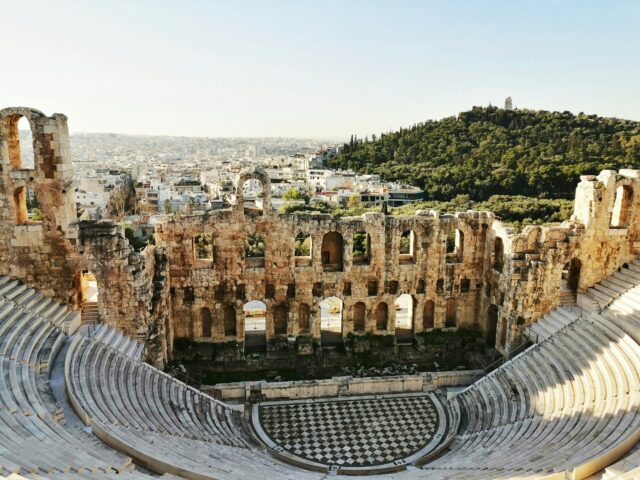 staedtereisen-griechenland-athen-odeon-des-herodes-enric-domas-iD4r0bm0ZDU-unsplash