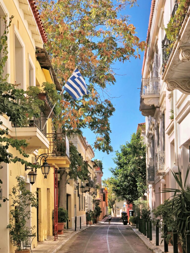 staedtereisen-griechenland-athen-plaka-despina-galani-qGtpTQrN7VU-unsplash