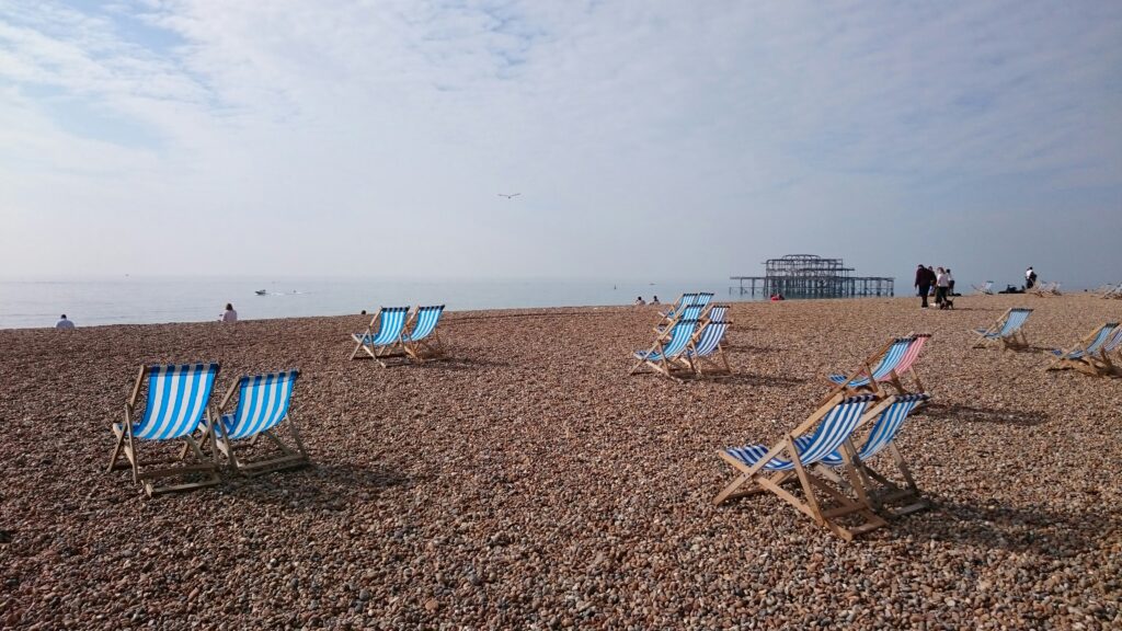 staedtereisen-grossbritannien-brighton-strand-rad-ana-WgPC2oG_pYA-unsplash