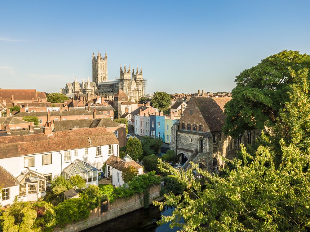 staedtereisen-grossbritannien-canterbury-canterbury-cathedrale_shutterstock_683149882