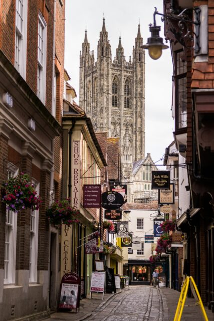 staedtereisen-grossbritannien-canterbury-kathedrale-inja-pavlic-4B_Ji9YR3Lg-unsplash