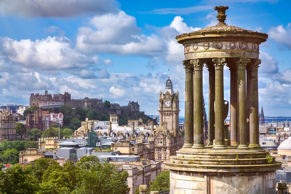 staedtereisen-grossbritannien-edinburgh-shutterstock-1494410762
