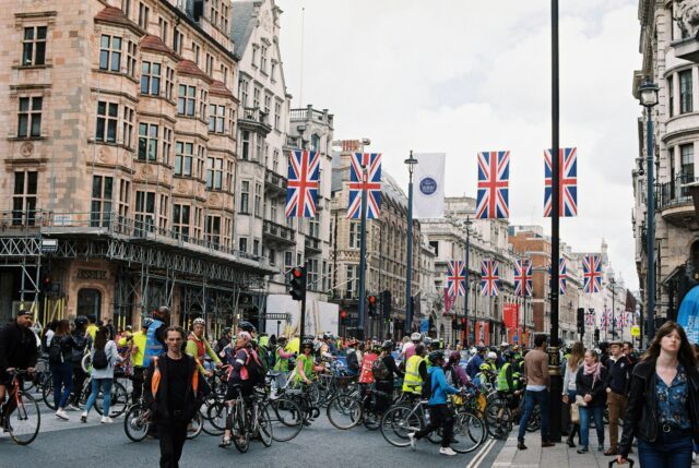 staedtereisen-grossbritannien-london-fahrradgruppe-annie-spratt-rS98kP9ky5U-unsplash-2