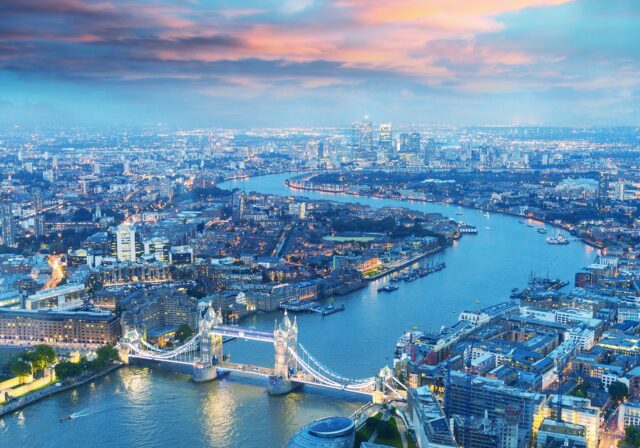 staedtereisen-grossbritannien-london-panorama-towerbridge-shutterstock-233469757