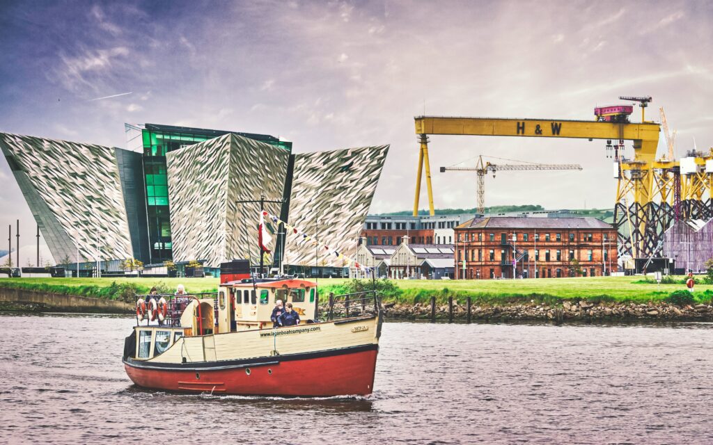 staedtereisen-irland-belfast-titanic-k-mitch-hodge-OdQuwJulLLU-unsplash