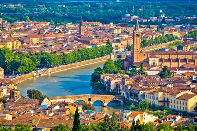 staedtereisen-italien-gardasee-verona-panorama-shutterstock-672454654