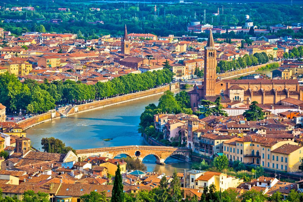 staedtereisen-italien-gardasee-verona-panorama-shutterstock-672454654