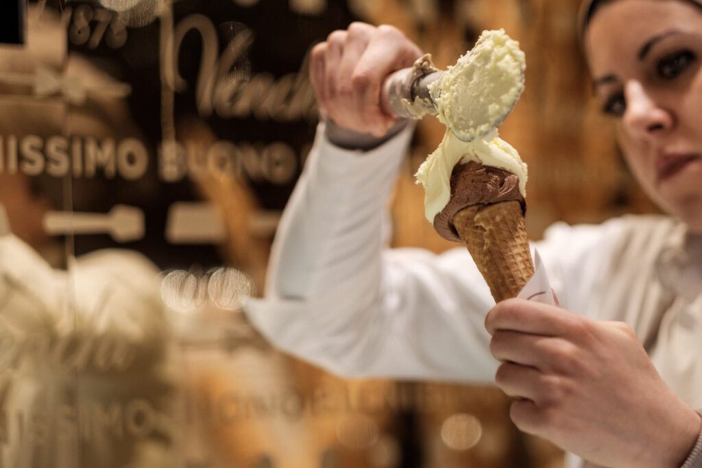 staedtereisen-italien-gelato-1