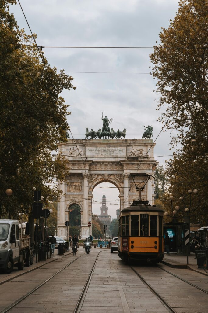 staedtereisen-italien-mailand-al-elmes-u2Ne6_wtPxw-unsplash