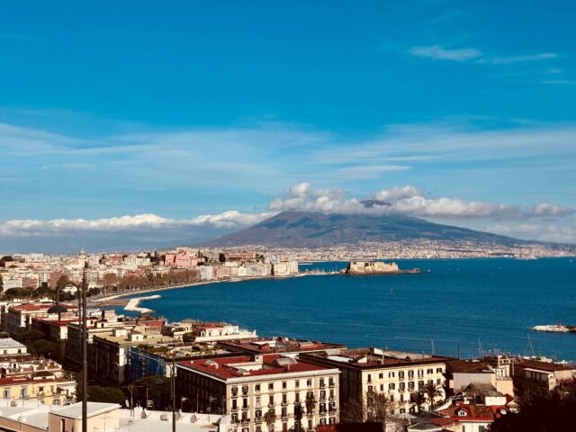 staedtereisen-italien-neapel-stadtpanorama-grafi-jeremiah-I1MBKpoC61k-unsplash