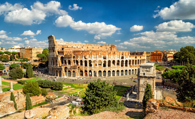 staedtereisen-italien-rom-kolosseum-shutterstock_301179038