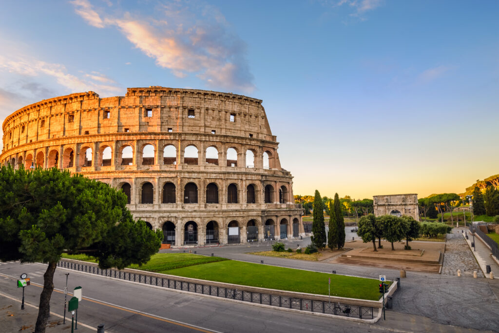 staedtereisen-italien-rom-kolosseum2-shutterstock_593756330