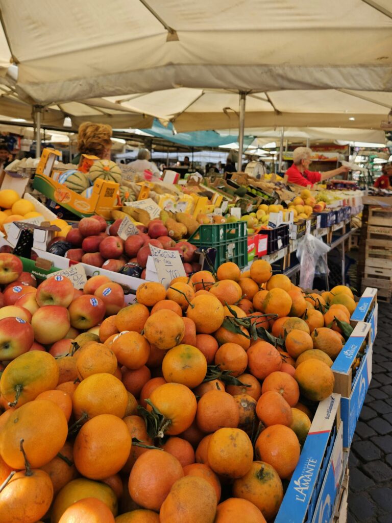 staedtereisen-italien-rom-markt-sydney-arnold-7bElhd7NKJQ-unsplash