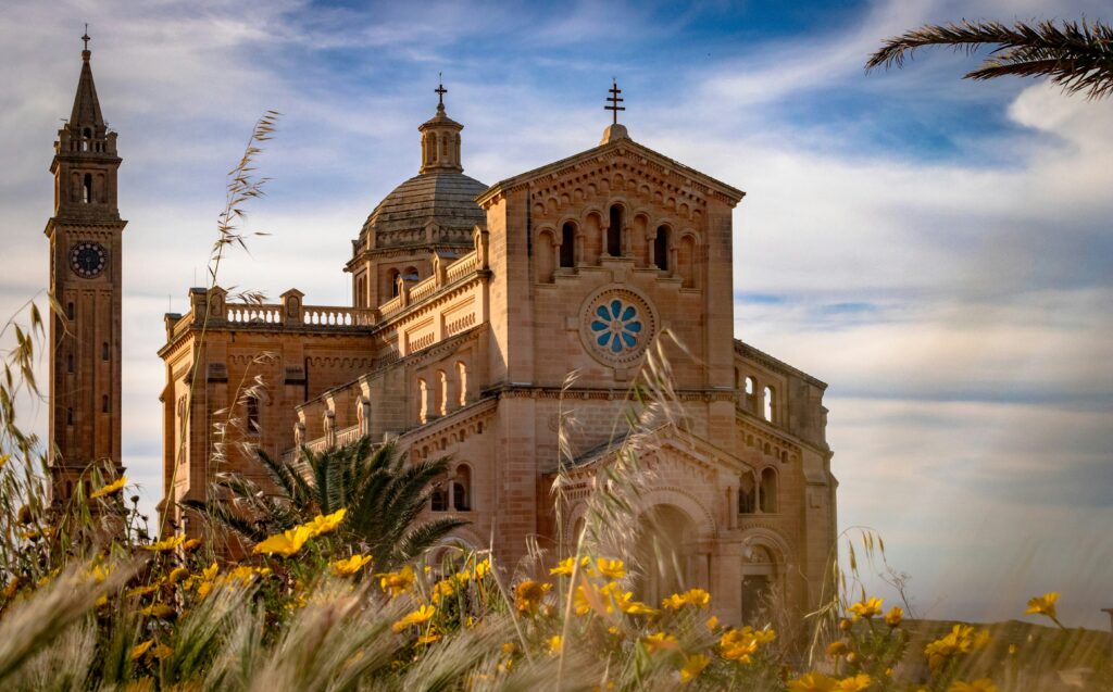 staedtereisen-malta-kathedrale-mars-immigrant-2sThcWd2Qbg-unsplash