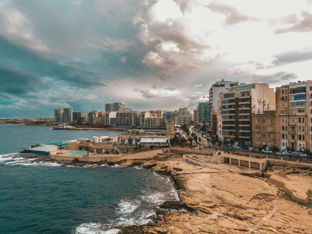 staedtereisen-malta-sliema-nejc-soklic-FjFPldzNPak-unsplash