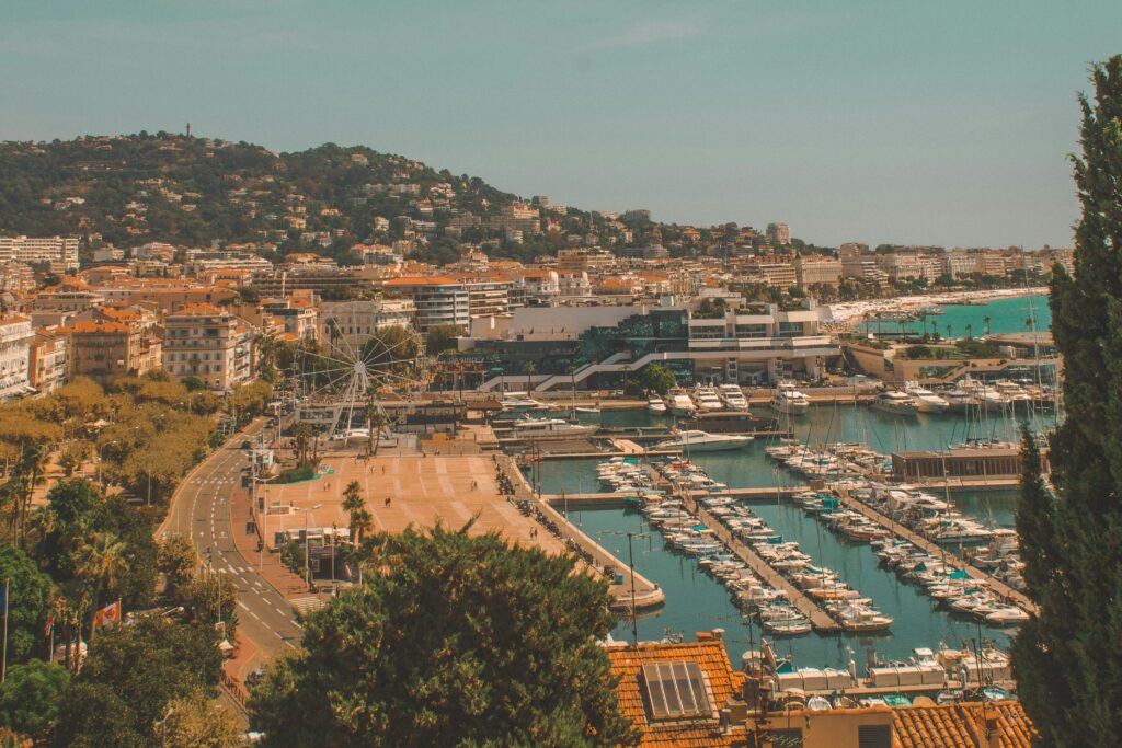 staedtereisen-nizza-hafdiane-picchiottino-45s4OKzoQys-unsplash