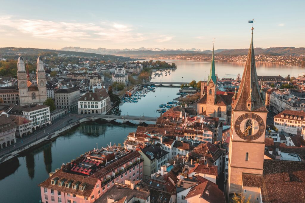 staedtereisen-schweiz-zuerich-henrique-ferreira-6p-I-X-sPUY-unsplash
