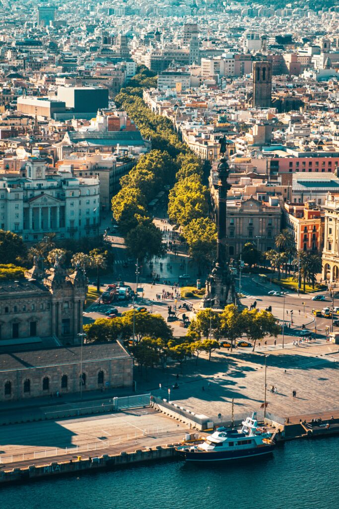 staedtereisen-spanien-barcelona_raimond-klavins-6oXGX11W13I-unsplash