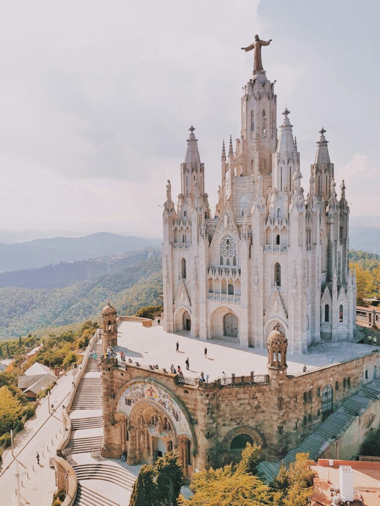staedtereisen-spanien-barcelona_tomas-nozina-UP22zkjJGZo-unsplash