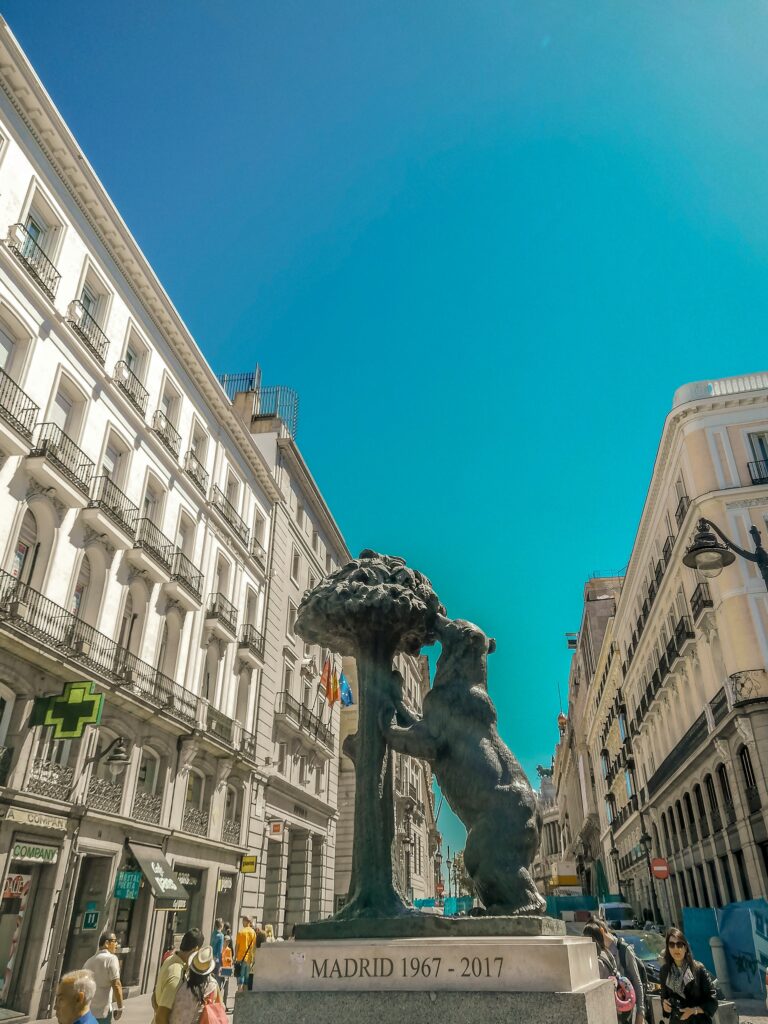staedtereisen-spanien-madrid-alejandro-cartagena-KRzGB1Dd19Q-unsplash