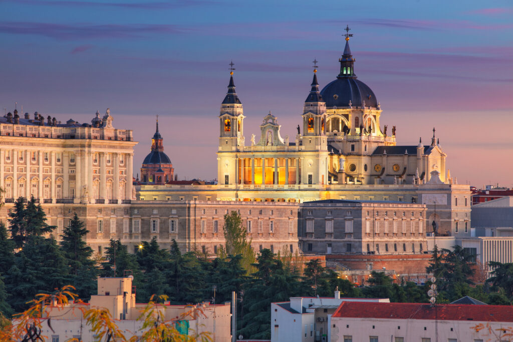 staedtereisen-spanien-madrid_ES_madrid_panorama_shutterstock_516670732