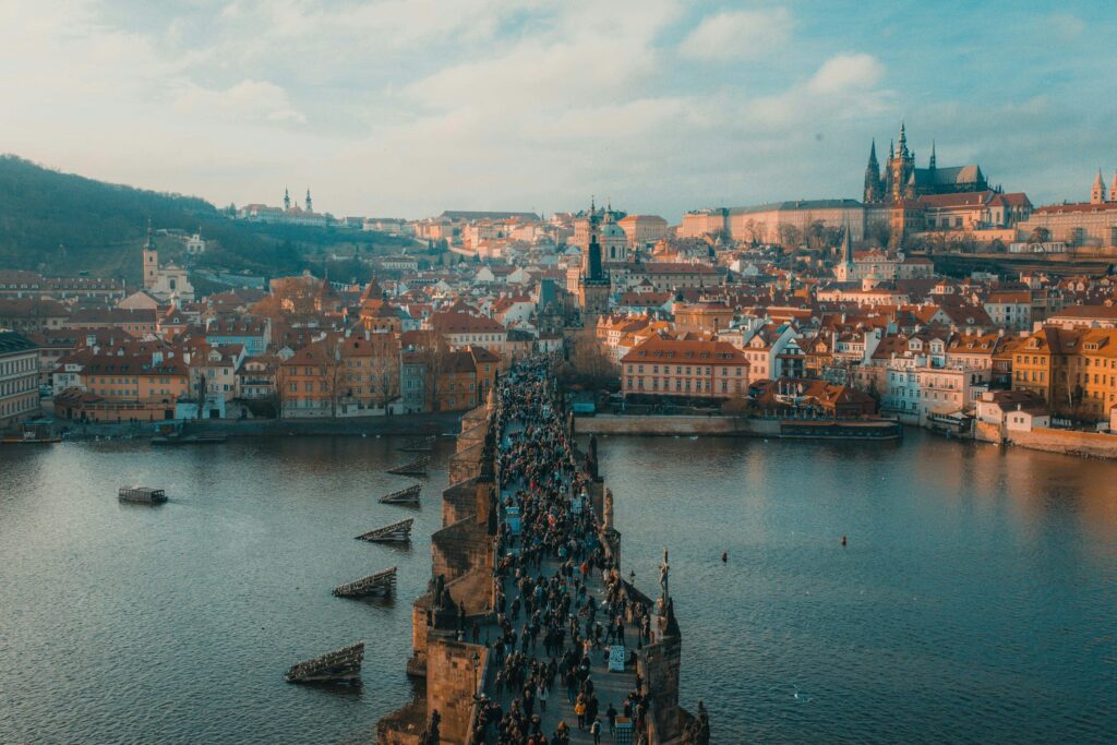 staedtereisen-tschechien-prag-moldau-anthony-delanoix-aDxmYZtYj7g-unsplash