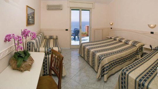 young-austria-staedtereisen-neapel-it_sorrent-hotel-klein-wien-540x304-1