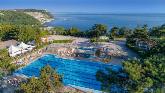 young-austria-staedtereisen-triest-it-triest_camping-village-mare-pineta_panorama