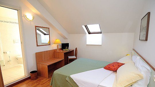 young-austria-staedtereisen-venedig-it_venedig_mestre_hotelsgiuliano_zimmer-1120x629-540x304-1