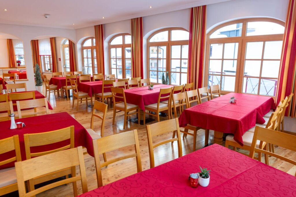 young_austria_schneehaus_zauchensee_6-min-scaled-1