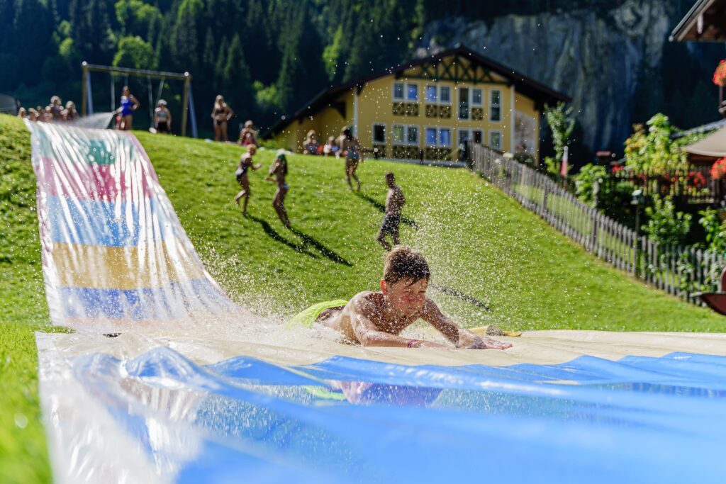 youngaustria-erlebnisgaestehaus-peilsteinhof-wasserrutsche