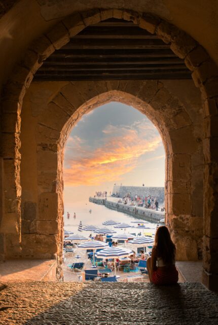 staedtereise-italien-sizilien-cefalu-davide-cultrera-GJNSOiDHQQ4-unsplash