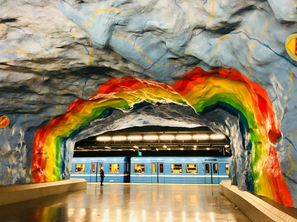 staedtereisen-schweden-stockholm-ubahn-norman-tsui-PoF0kgQm9hE-unsplash