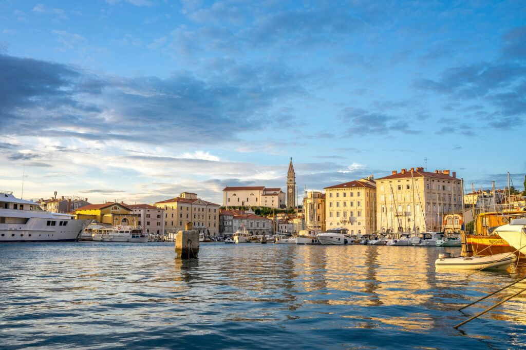 staedtereisen-slowenien-piran-leonhard-niederwimmer-9SANDQWalvY-unsplash