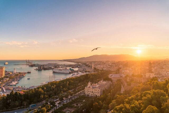 young-austria-spanien-malaga-willian-justen-de-vasconcellos-7vKP5BAm8wg-unsplash